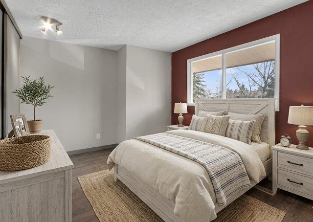 UPDATED 3 STOREY OAKRIDGE TOWNHOUSE FOR $270,000 - Photo 6