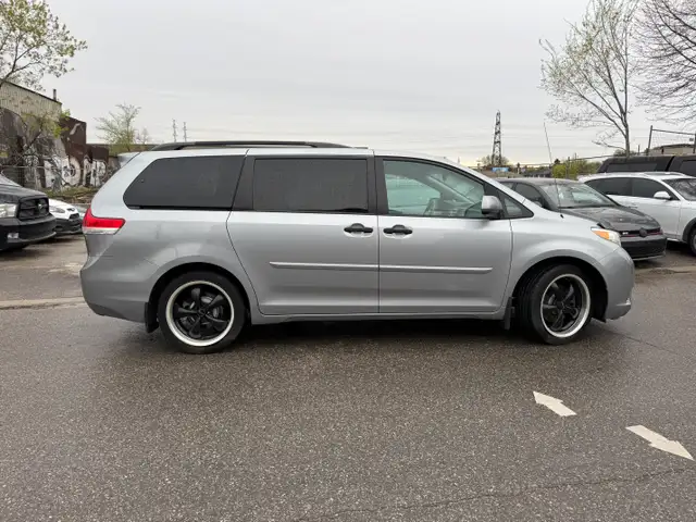 2011 Toyota Sienna