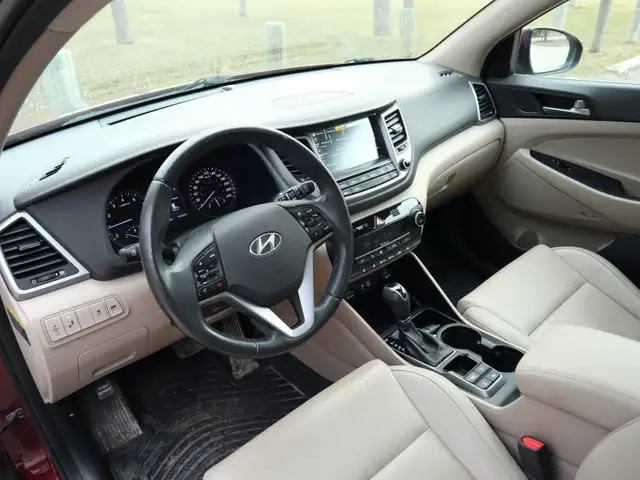 2017 Hyundai Tucson LOADED - Photo 4