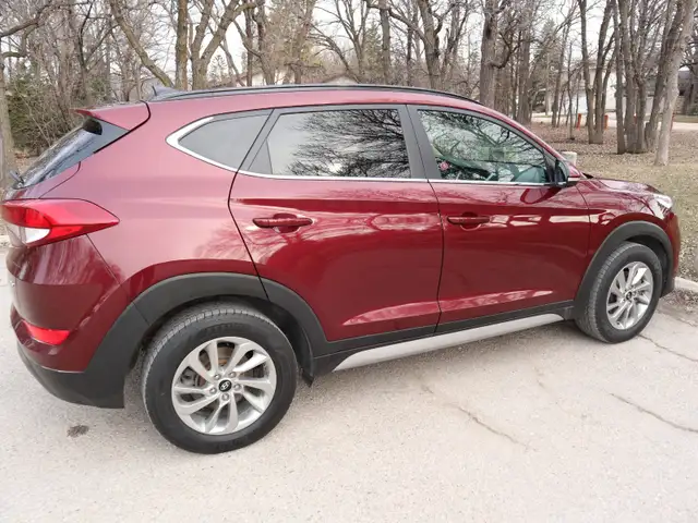 2017 Hyundai Tucson LOADED - Photo 10