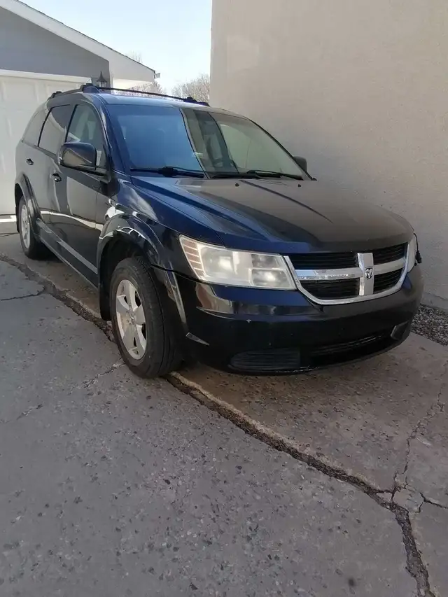 2009 Dodge Journey SXT 7 passenger with trailer hitch