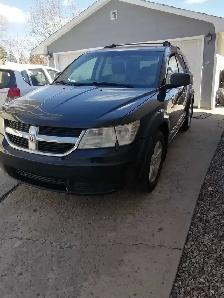 2009 Dodge Journey SXT 7 passenger with trailer hitch - Photo 2