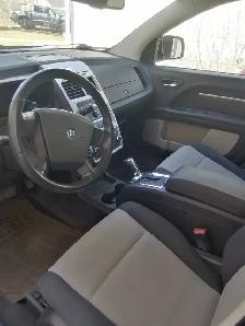 2009 Dodge Journey SXT 7 passenger with trailer hitch - Photo 7