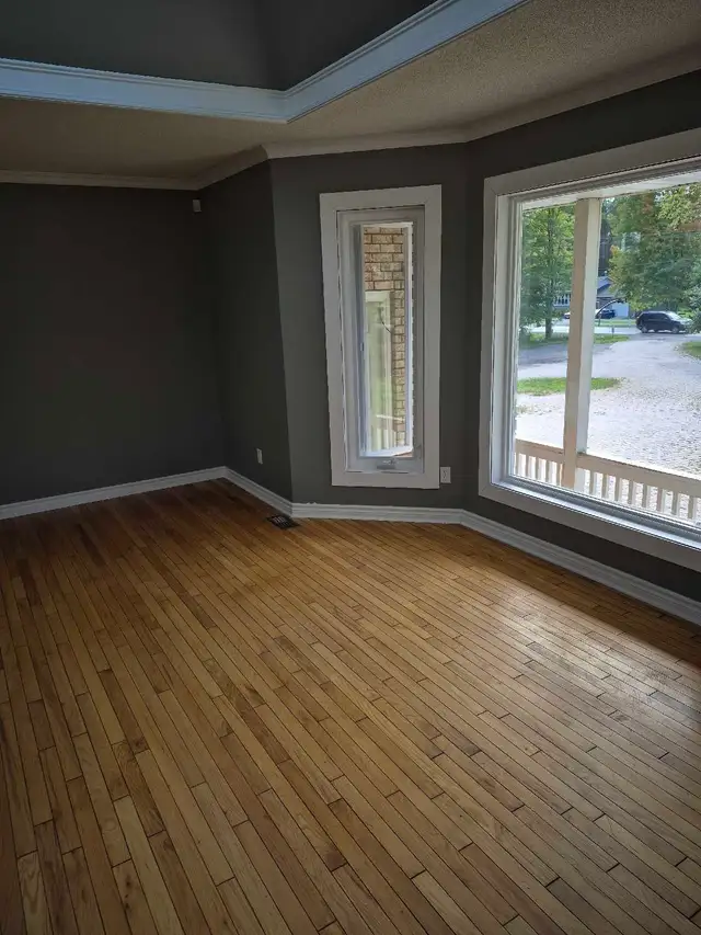 3 Bedroom Main Floor of House - Photo 4
