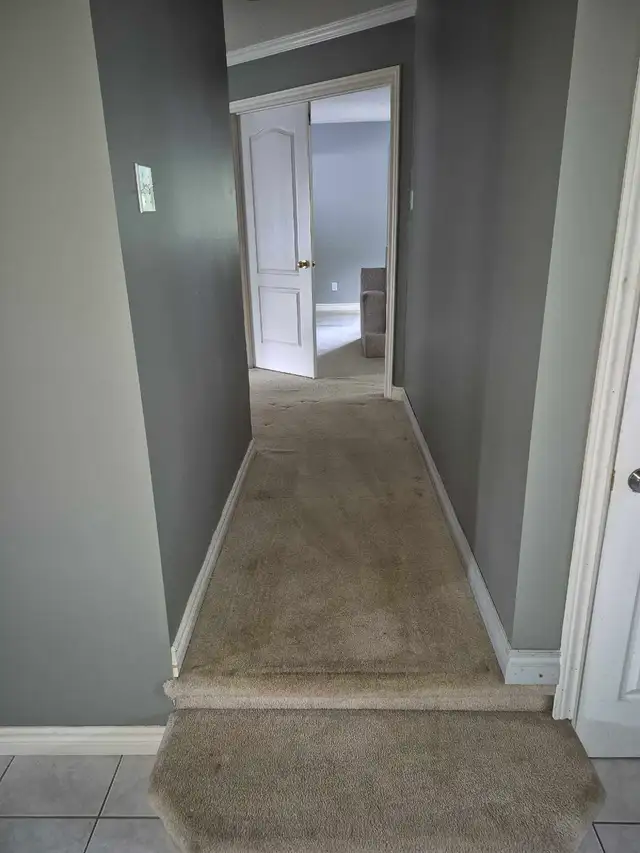3 Bedroom Main Floor of House - Photo 9