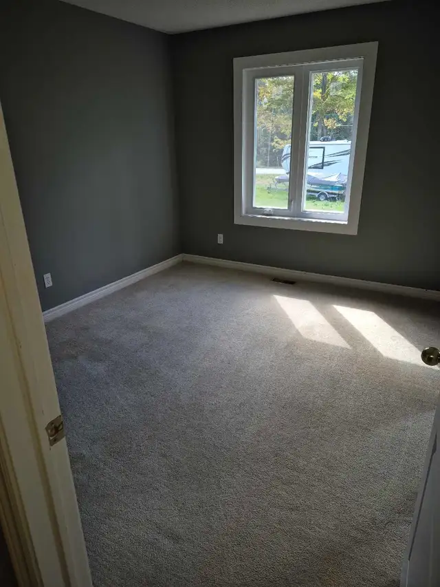 3 Bedroom Main Floor of House - Photo 10