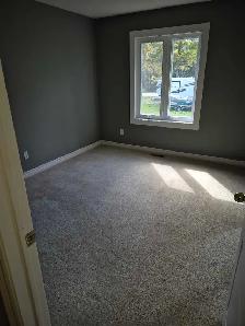 3 Bedroom Main Floor of House - Photo 10