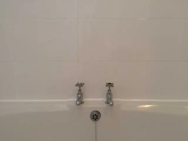 New Caulking Washroom,Shower,Bathtub,Sinks - Photo 4