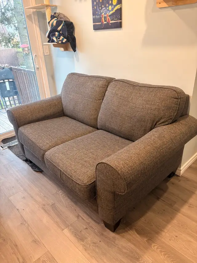 couch for sale - Photo 3