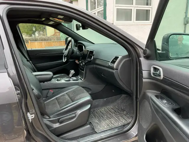 (On Hold) 2019 Jeep Grand Cherokee Altitude - Photo 6