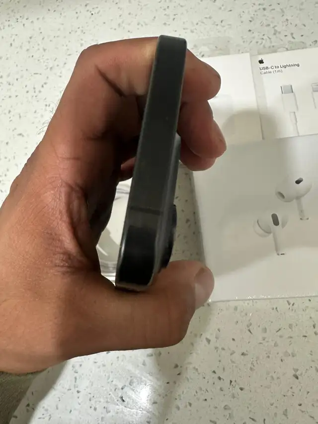 iPhone 15 Pro 128gb 80% batteryAirpods/Fast Charger/Delivery - Photo 6