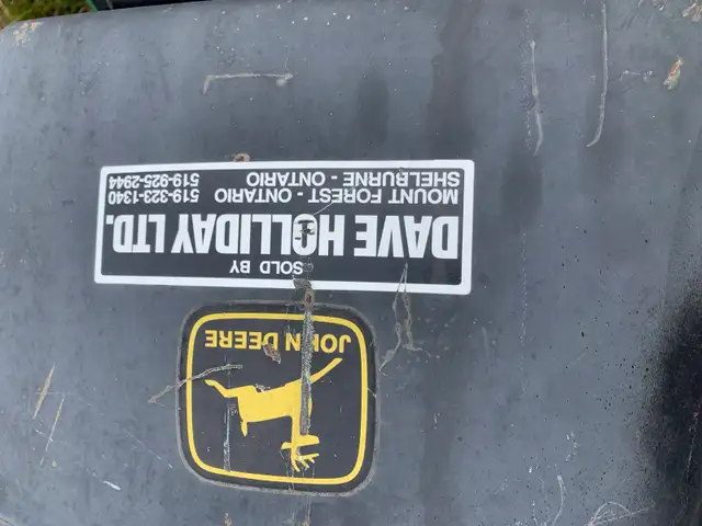 Riding lawnmower - Photo 5