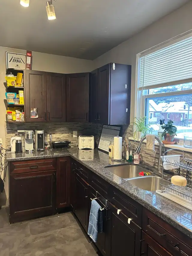 McMaster University Single Room Available For Rent - Photo 2