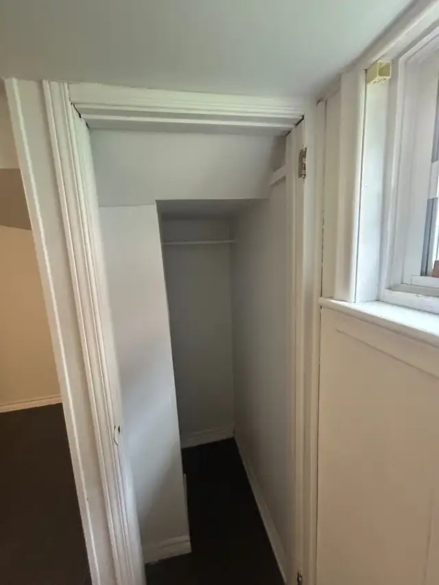 McMaster University Single Room Available For Rent - Photo 5