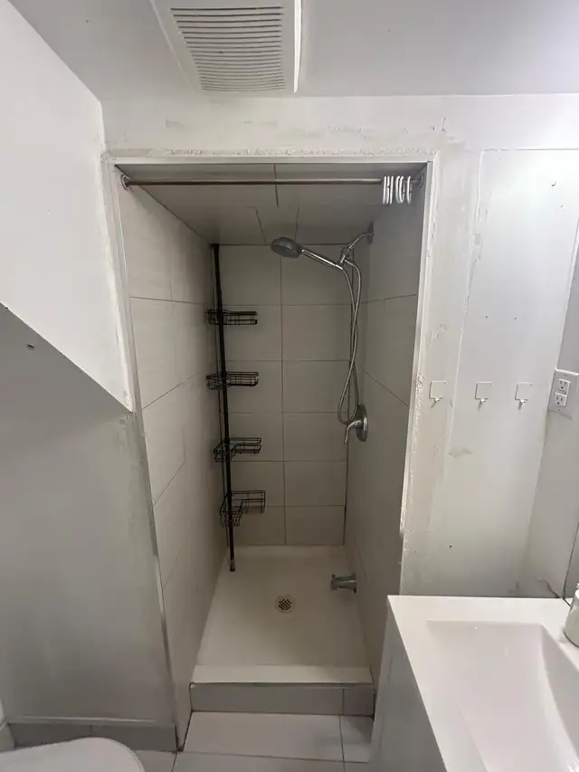 McMaster University Single Room Available For Rent - Photo 11