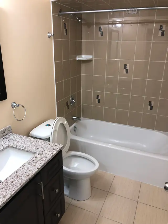 Luxurious 2-Bedroom/1-Bath Legal Basement for Rent in Brampton - Photo 4
