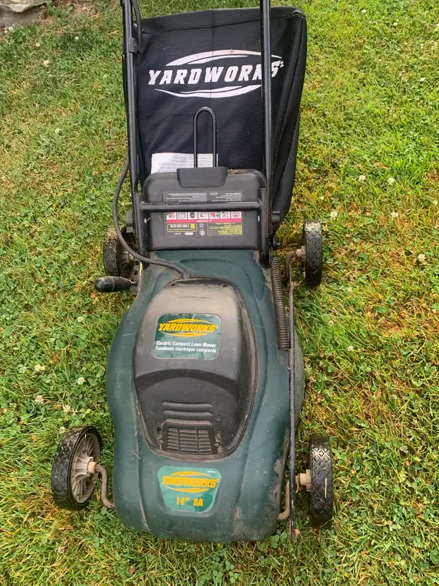 Lawnmower - Photo 2