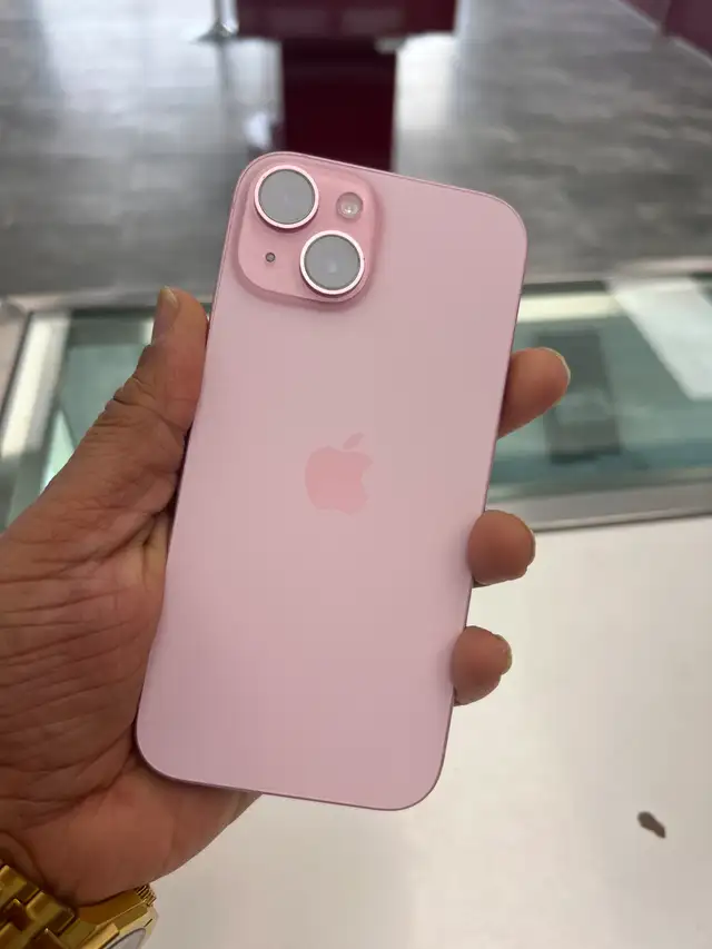 Preowned unlocked 1 Year Warranty iPhone15 128GB - Photo 3