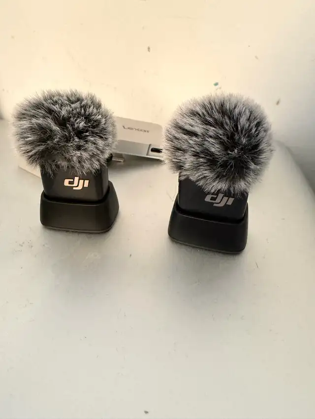 iPhone USBC MagSafe gear: 2 DJI mini mic, tripod, Lexar GO SSD - Photo 3