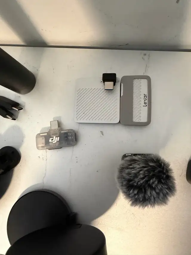 iPhone USBC MagSafe gear: 2 DJI mini mic, tripod, Lexar GO SSD - Photo 5