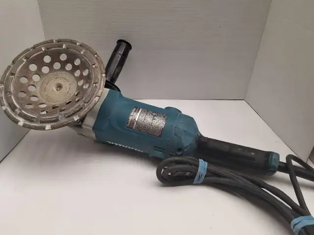 Makita GA7050 7' Angle Grinder w/Diamond Cup Wheel - Photo 2