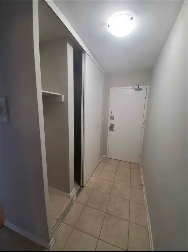 1 Private Bedroom - Photo 2