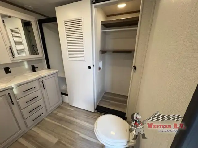2025 Keystone RV Residence 401HBDL - Photo 17