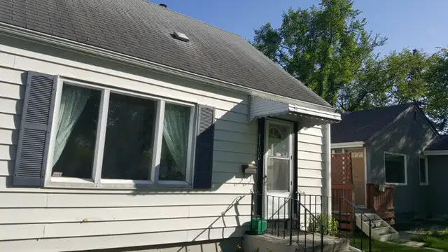 Available Now, House Crescentwood Winnipeg, 3 Bedrooms 1 Bathroo - Photo 3