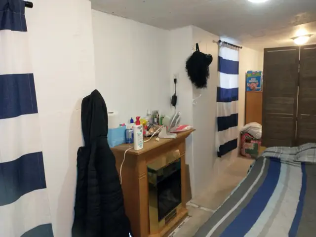 Room to Rent for NON-SMOKING Female over 40 - Photo 2