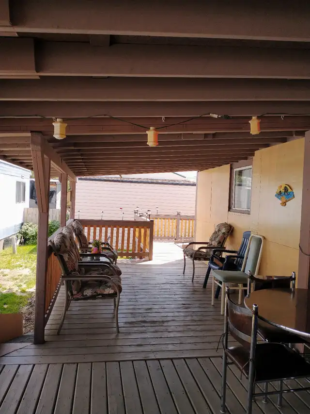 Room to Rent for NON-SMOKING Female over 40 - Photo 8
