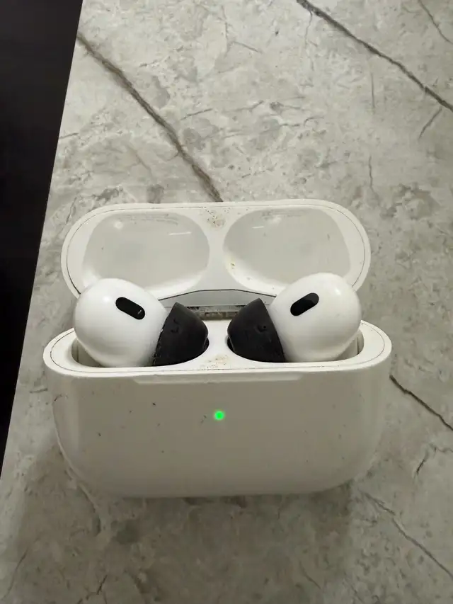 $100 - selling used AirPods Pro 2 (lightning port) - Photo 2