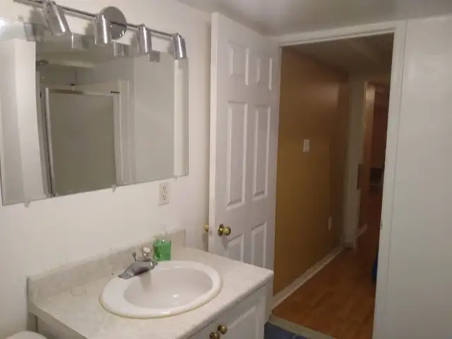 Room For Rent - Photo 2