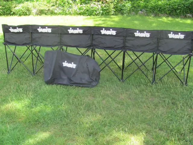 Folding Chairs - Photo 2