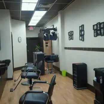 Salon Chair for Rent - Photo 2