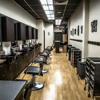 Salon Chair for Rent - Photo 3