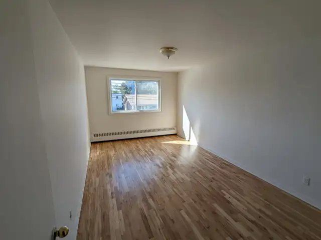 Lachine - 900 à 1075$-Studio/1Chambre - Chauffage eau chaude inc - Photo 4