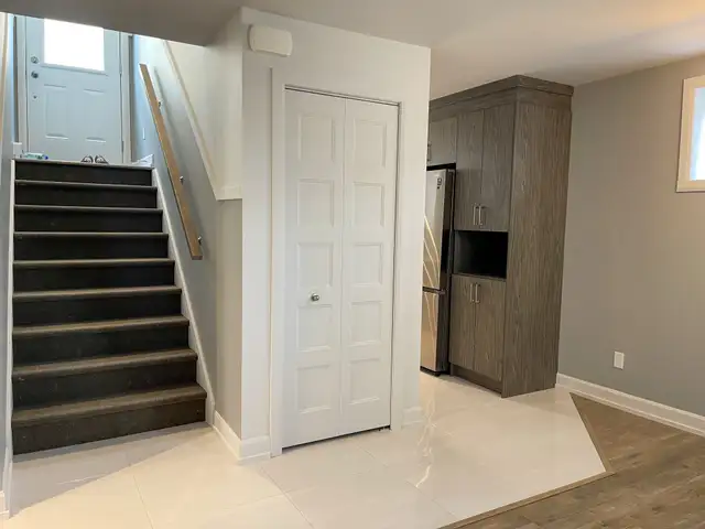 Neuf- Appartement au sous-sol à louer 3 1/2 - 4 electros inclus - Photo 2