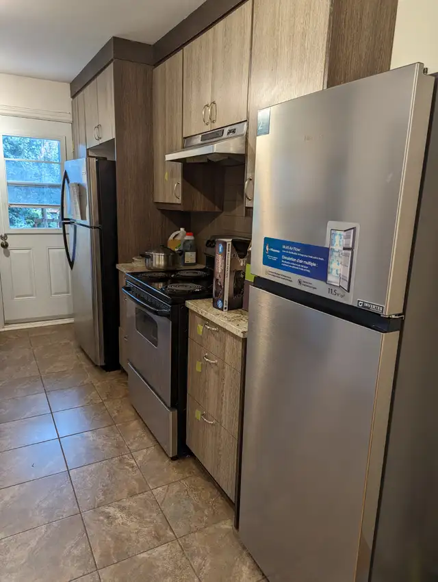 Large size bedroom, desk, shelf, closet, $690/month on first flo - Photo 6