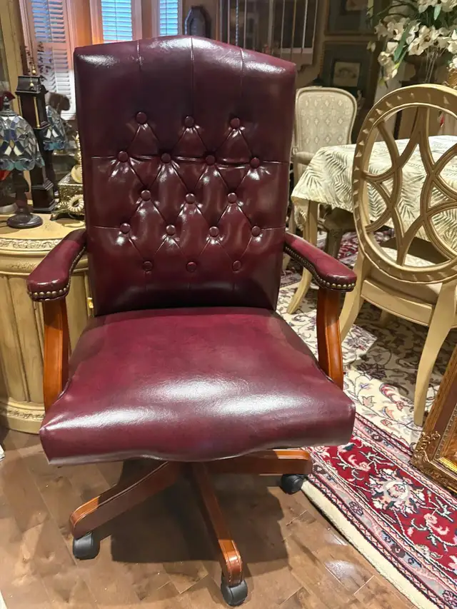 New Executive Burgundy Fox Leather Office Swivel Chair