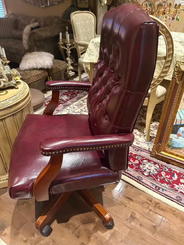 New Executive Burgundy Fox Leather Office Swivel Chair - Photo 5