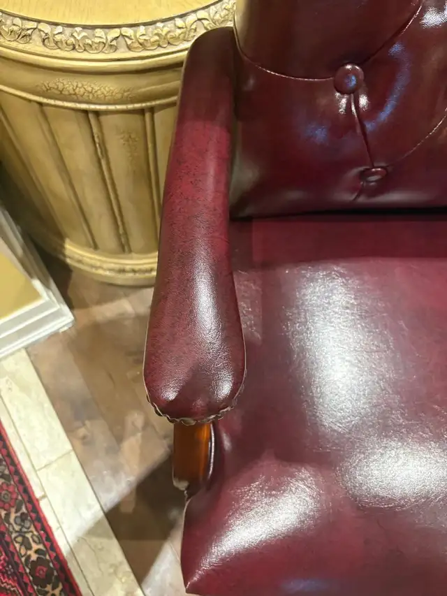 New Executive Burgundy Fox Leather Office Swivel Chair - Photo 6