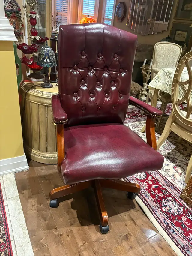 New Executive Burgundy Fox Leather Office Swivel Chair - Photo 9