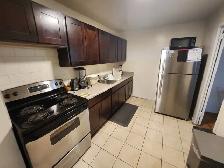 1 bedroom in 2-bedroom apartment for rent in North York - Photo 5
