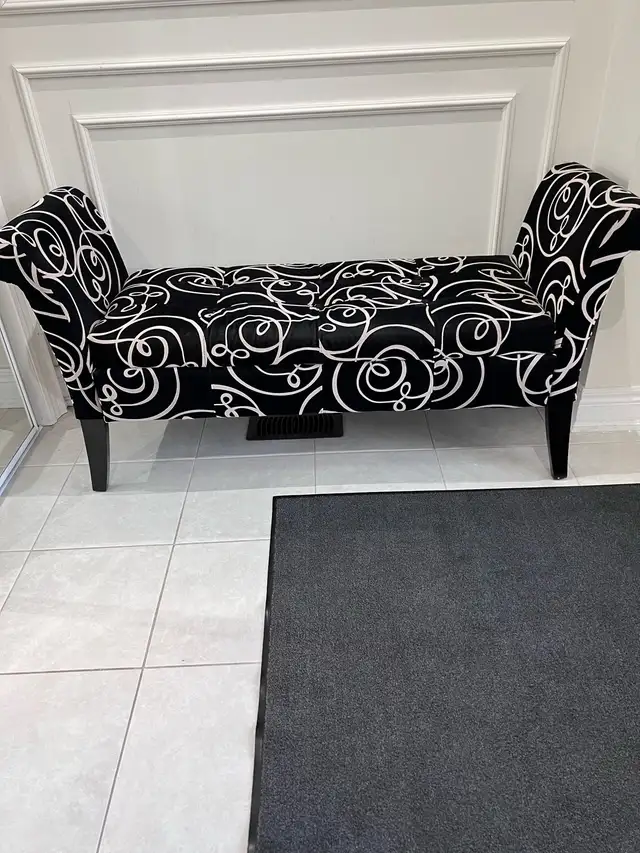 Accent ottoman - Photo 2