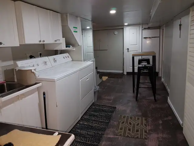 All-Female Students  House – 2 Mins to MacMaster! ($850  All-In) - Photo 7