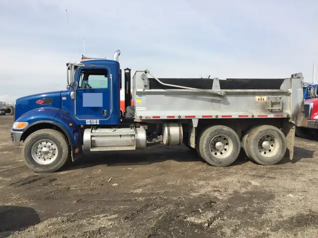 Looking for a dump truck driver – Class 1 or Class 3