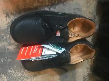 Brand new man's steel toe safety shoes, size 8.5