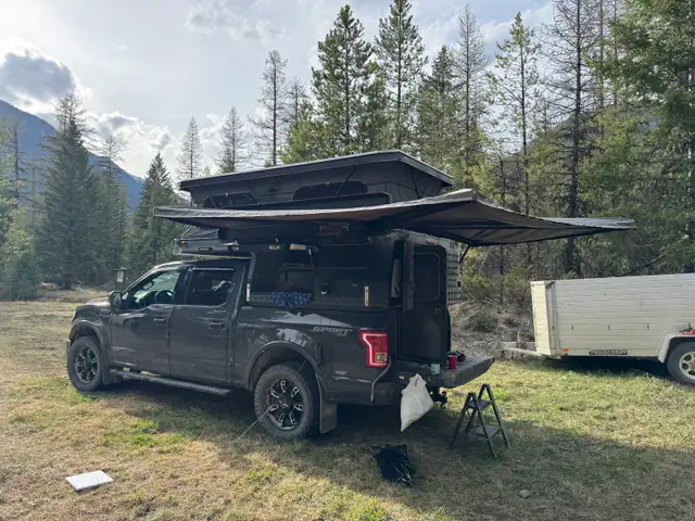 Pop Up Truck Camper 5.5’ Brand New