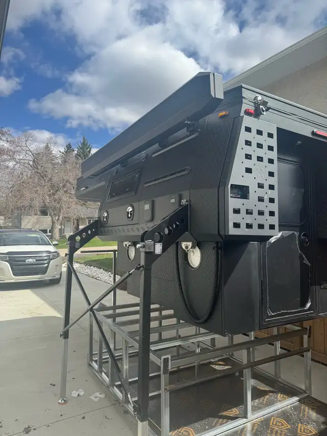 Pop Up Truck Camper 5.5’ Brand New - Photo 2