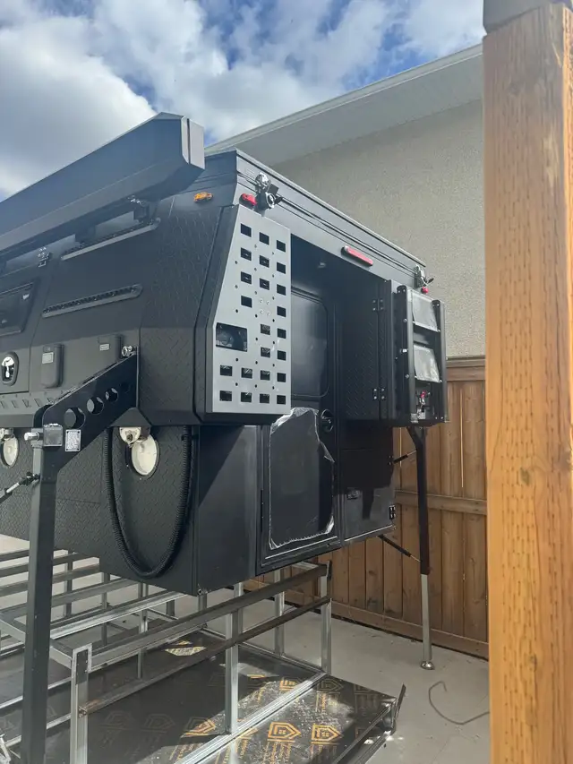 Pop Up Truck Camper 5.5’ Brand New - Photo 3
